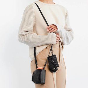 BEIS The Koozie Sling in Black